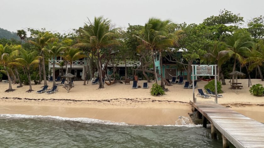Camp Bay Lodge Roatan